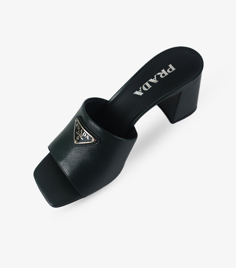 PRADA BLACK SAFFIANO LEATHER LOGO PLAQUE SLIDE SANDALS