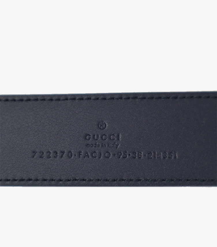GUCCI MEN’S SIGNATURE GG CANVAS BELT – NAVY BLUE WITH LOGO BUCKLE