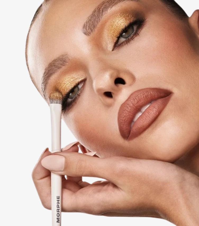 Model wearing Morphe Make Your Connection Eyeshadow Palette