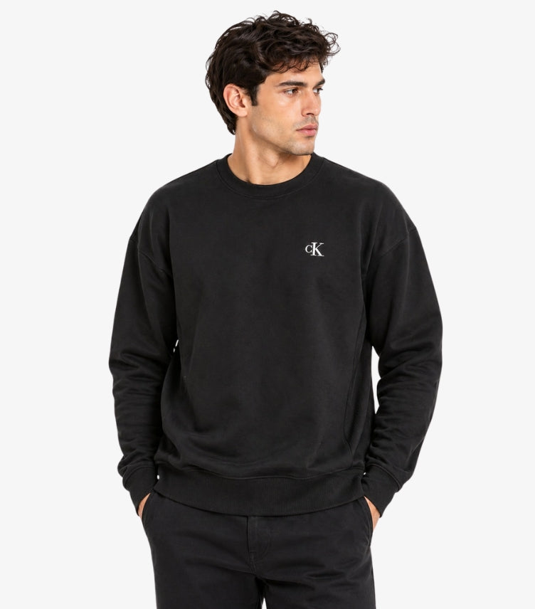 CALVIN KLEIN MEN’S BLACK CREW NECK SWEATSHIRT – MINIMAL LOGO DESIGN