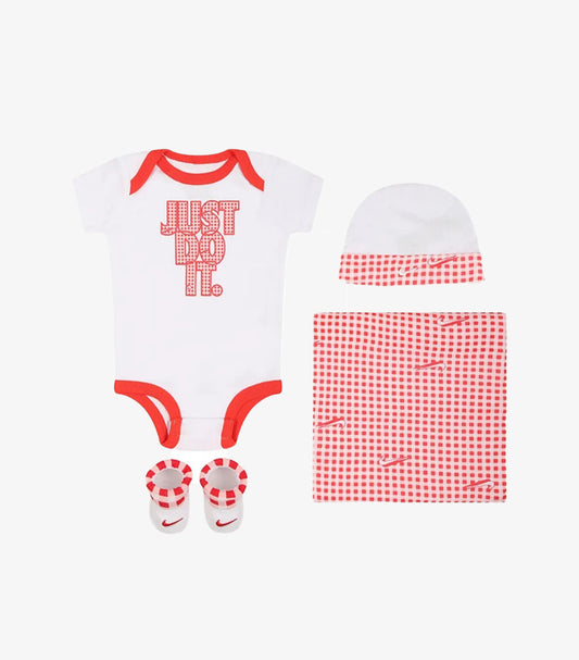 NIKE 04 PIECE BABY GIFT SET