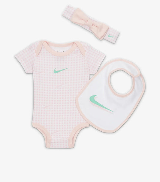 NIKE 03 PIECE BABY GIFT SET