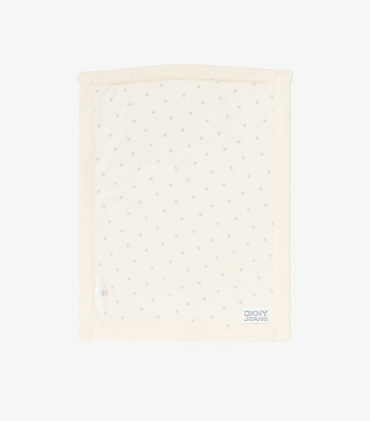 DKNY JEANS WHITE FLEECE BLANKET STAR SECURITY SET
