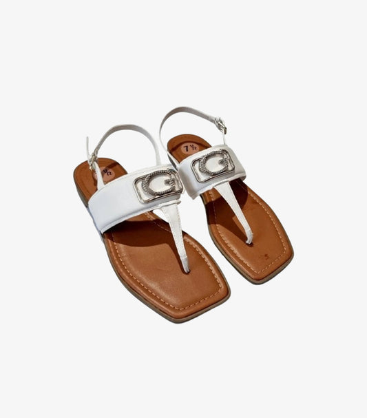 GUESS WOMEN’S WHITE BUCKLE STRAP FLAT SANDALS