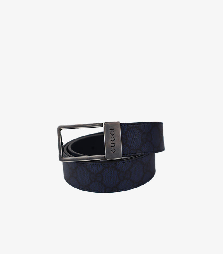 GUCCI MEN’S SIGNATURE GG CANVAS BELT – NAVY BLUE WITH LOGO BUCKLE