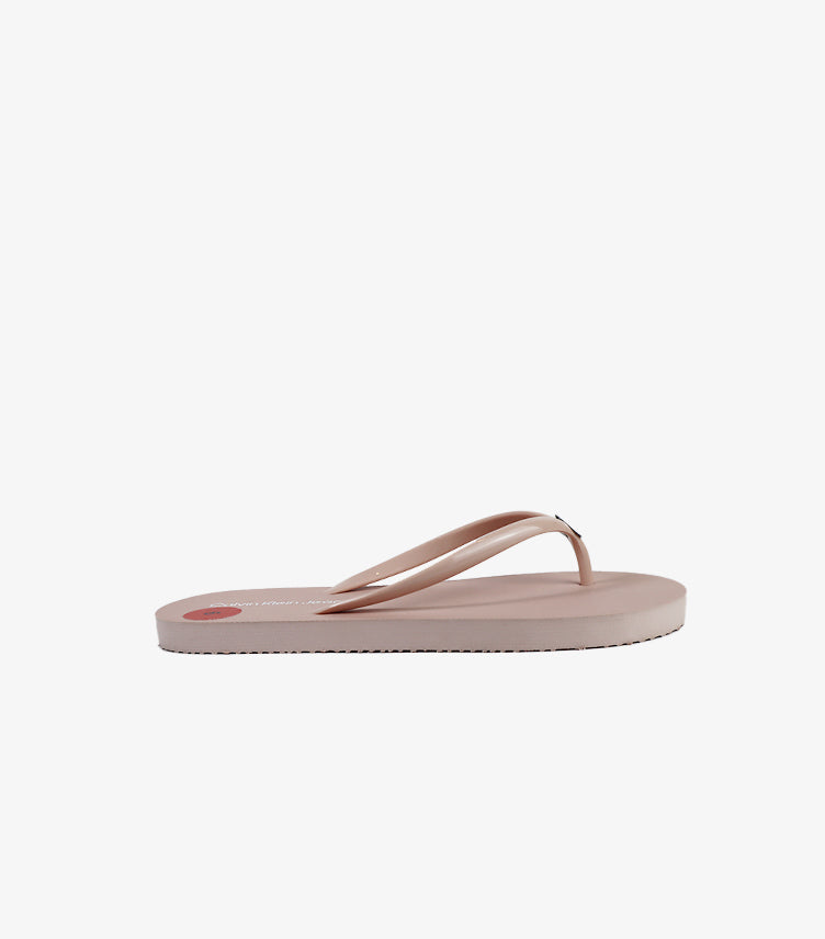 CALVIN KLEIN WOMEN’S LOGO DETAIL FLIP-FLOP SLIDES