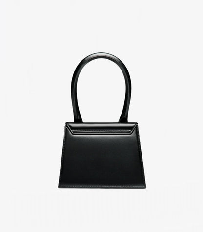 JACQUEMUS THE MEDIUM CHIQUITO LEATHER HANDBAG