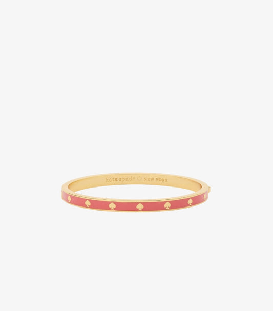 KATE SPADE SPOT THE SPADE ENAMEL HINGED BANGLE