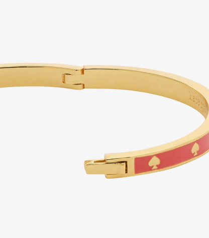 KATE SPADE SPOT THE SPADE ENAMEL HINGED BANGLE
