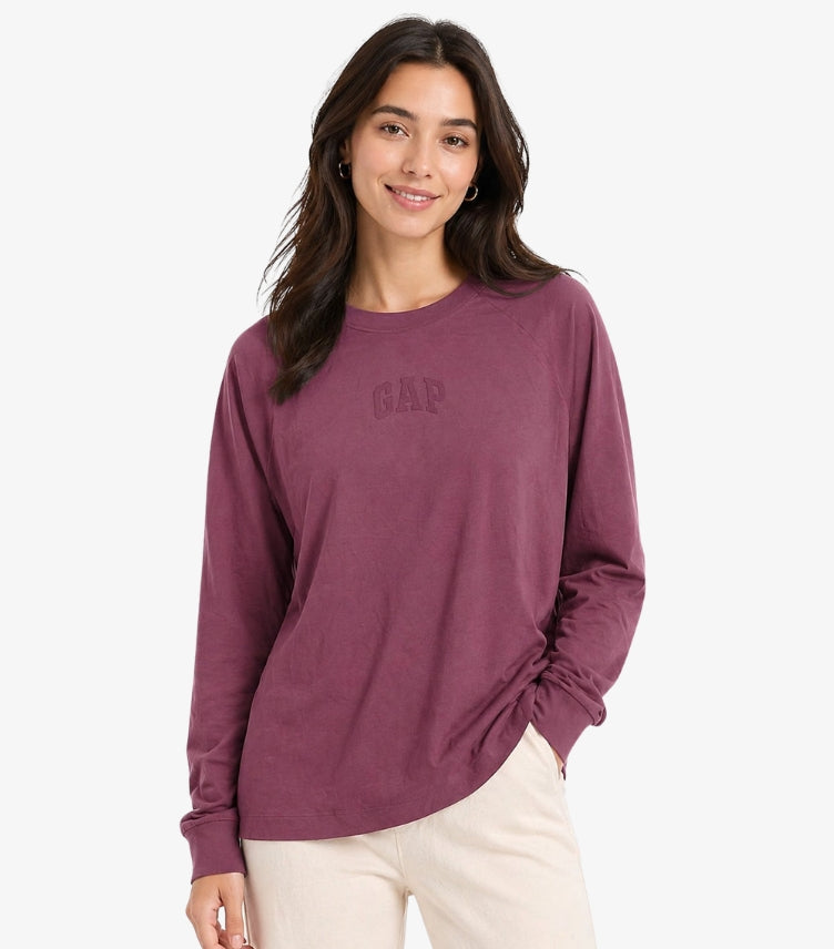 GAP WOMEN’S LOGO LONG SLEEVE T-SHIRT