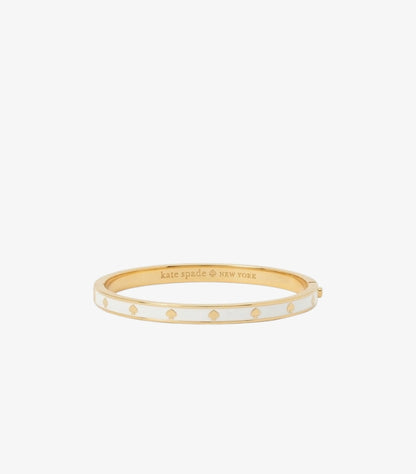 KATE SPADE NEW YORK SPOT THE SPADE HINGED BANGLE BRACELET
