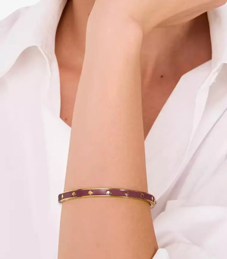 KATE SPADE SPOT THE SPADE ENAMEL HINGED BANGLE BRACELET