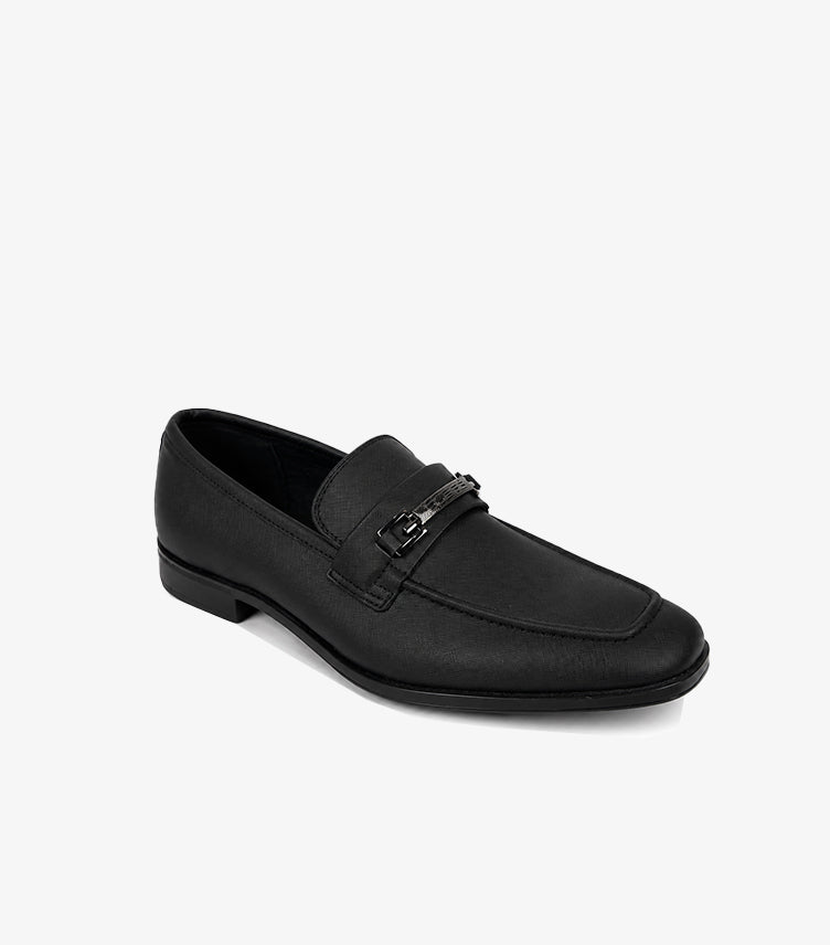 "GUESS men's black textured leather bit loafer with horsebit buckle, side angle view"