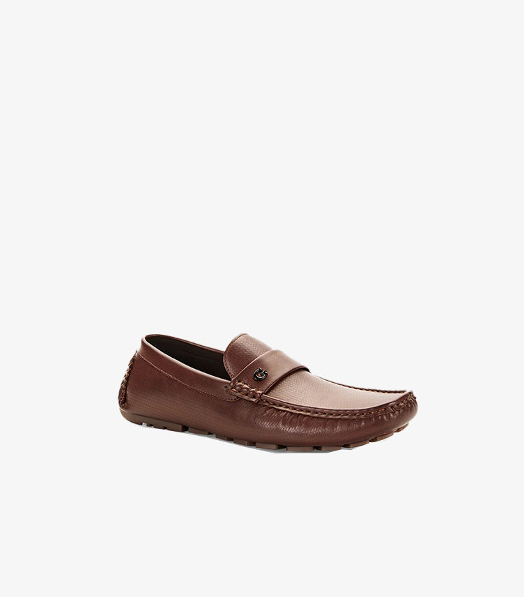 GUESS men's casual driving shoes with classic penny-style strap, logo accent and rubber sole